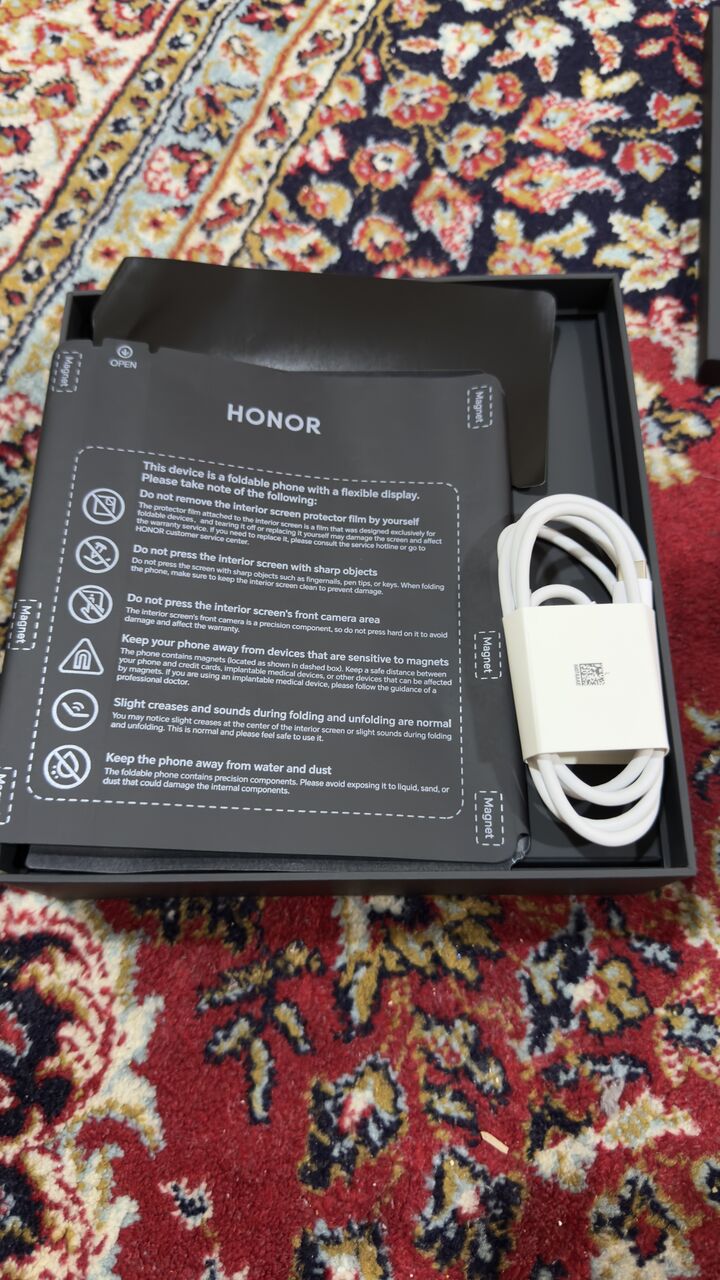 Dammam, Mobile Phones, SAR 6800,  Honor Magic V6 16GB/512GB &ndash; Like New &ndash; Purchased 26 July &ndash; Honor Watch 6 Included