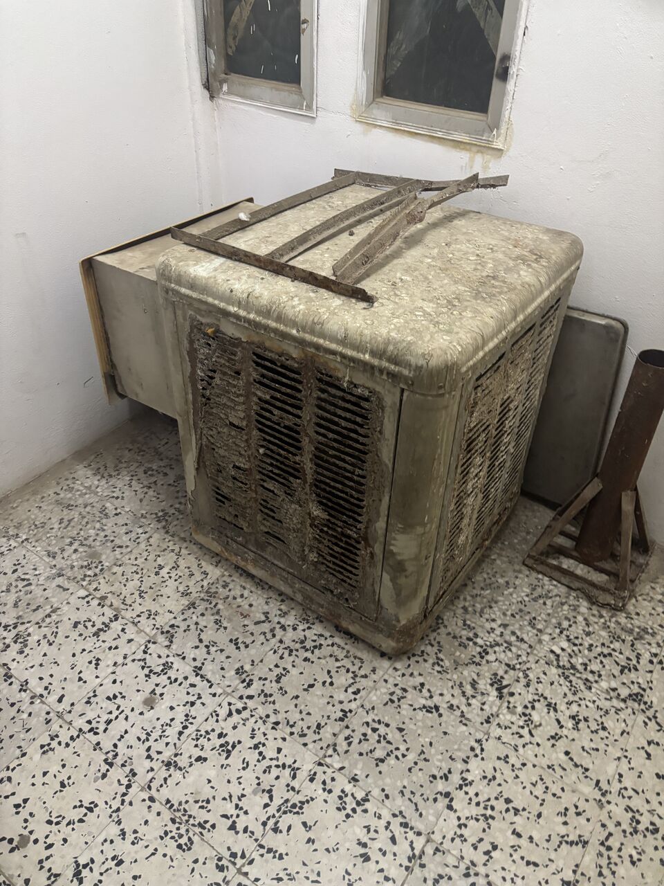 Riyadh, Air Conditioners, SAR 200,  Desert Cooler 220v