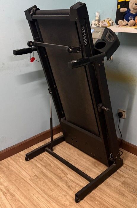 Manama, Sporting Goods, BHD 40,  BHD 40, Treadmill-Cardio Fitness ST1600