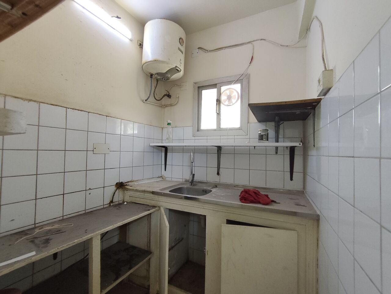 Hidd, Apartments, Flats, Houses & Villas, BHD 100/year,  1 BR,  Hidd:- 1Bhk Unfurnished Flat On Rent Close To Lulu