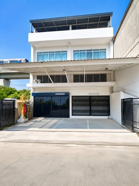 Bangkok, Villas, THB 54998,  45 Sq. Feet,  Near BTS Bearing, Central Bangna, 540 Sq M. With Mezzanine, BITEC Bangna, BITEC Sukhumvit