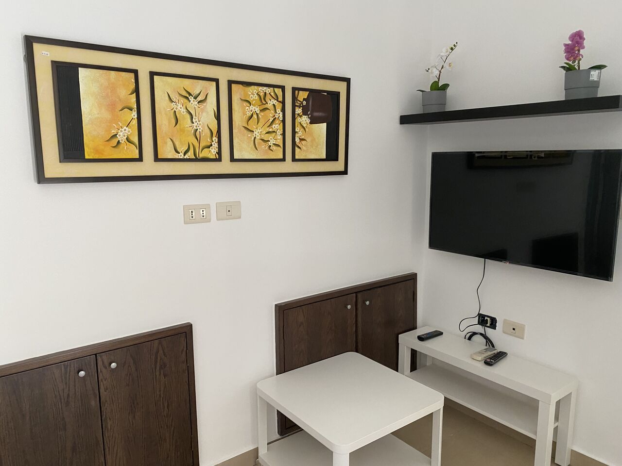 Amman, Apartments, Flats, Houses & Villas, JOD 7500/year,  Furnished,  2 BR,  65 Sq. Meter,  Furnished Apartment- Jabal Al Lu Weibdeh