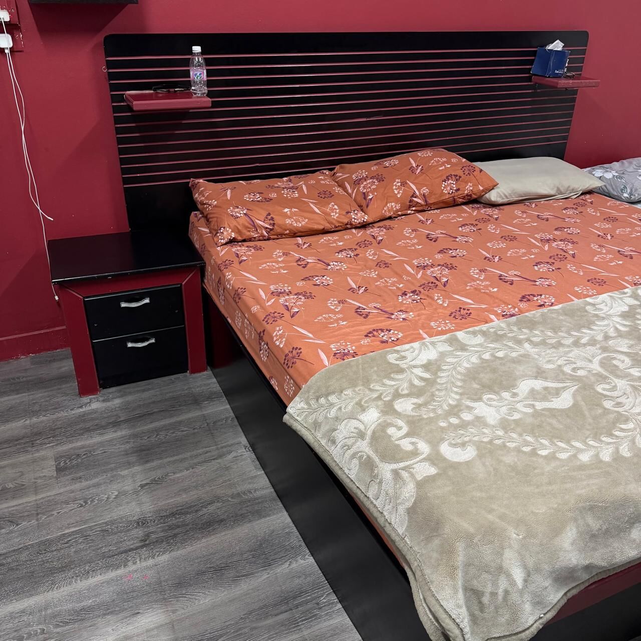 Al Wizarat, Furniture, SAR 380,  Full King Size BED SET & 2 Single BEDS, At Throw Away Prices.