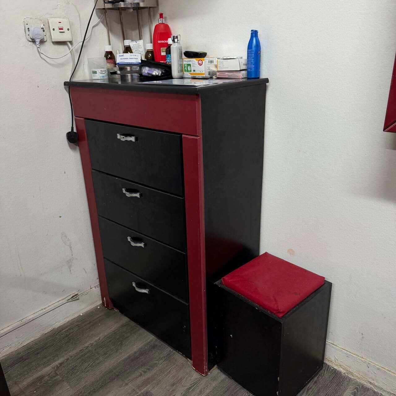 Al Wizarat, Furniture, SAR 380,  Full King Size BED SET & 2 Single BEDS, At Throw Away Prices.