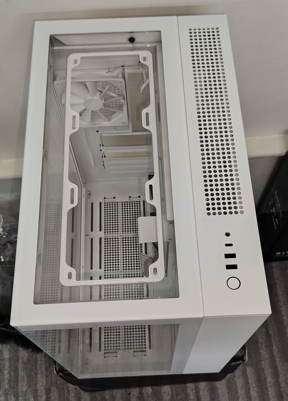 Jeddah, Computers, SAR 480,  H9 Elite Dual-Chamber ATX Mid-Tower PC Gaming Case.  580