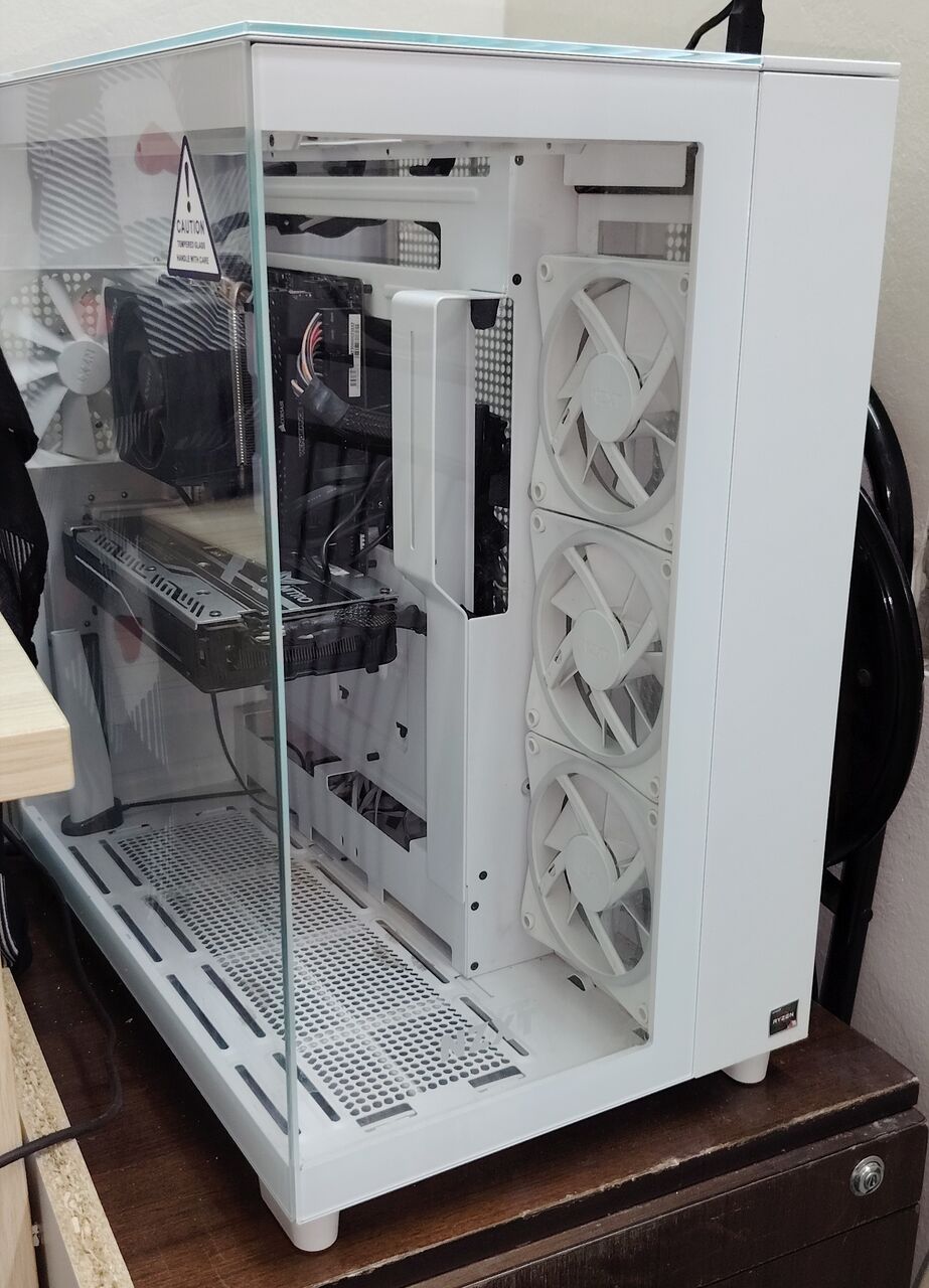 Jeddah, Computers, SAR 480,  H9 Elite Dual-Chamber ATX Mid-Tower PC Gaming Case.  580