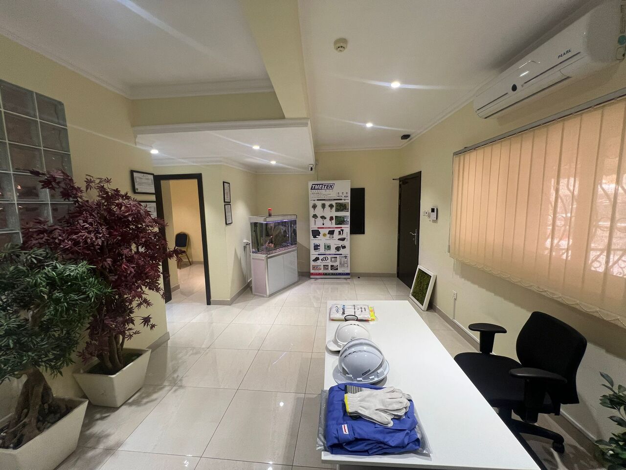 Zinj, Offices, BHD 375,  105 Sq. Meter,  Modern Semi-Fitted Office For Rent In Zinj | Ground Floor