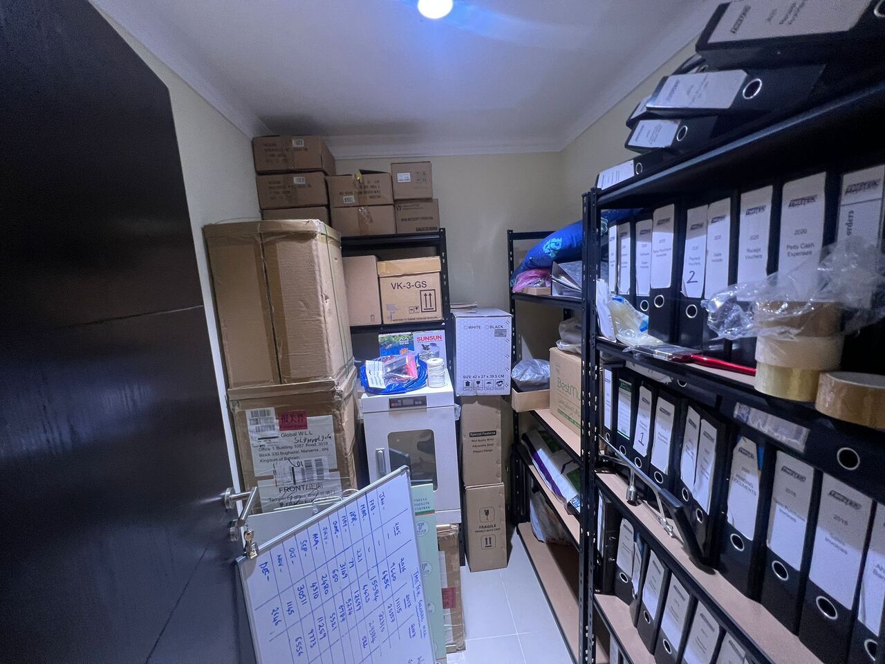 Zinj, Offices, BHD 375,  105 Sq. Meter,  Modern Semi-Fitted Office For Rent In Zinj | Ground Floor