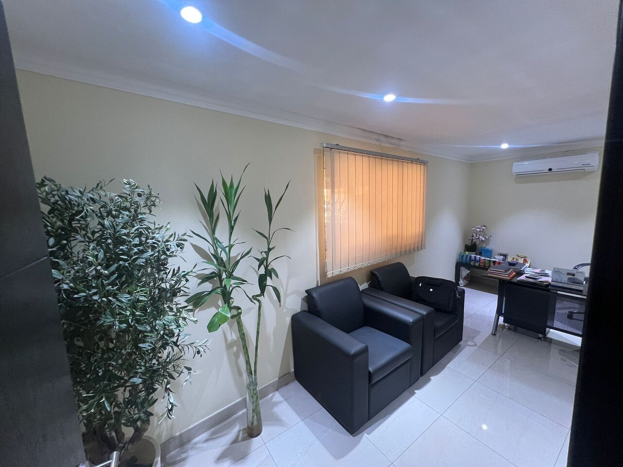 Zinj, Offices, BHD 375,  105 Sq. Meter,  Modern Semi-Fitted Office For Rent In Zinj | Ground Floor