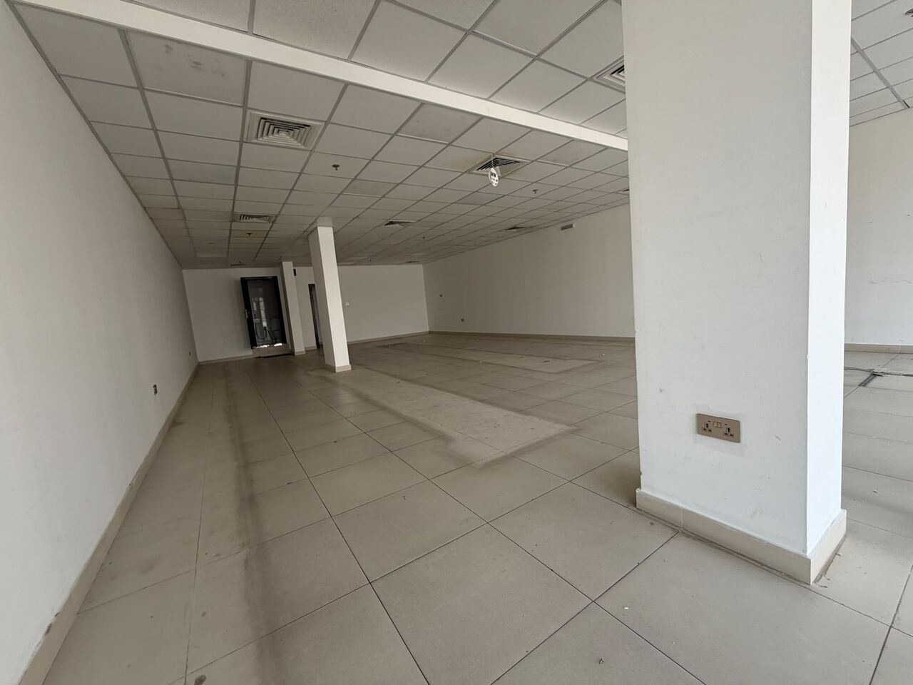 Hoora, Shops, BHD 1000,  500 Sq. Meter,  Big Showroom With Mezzanine Floor For Rent In Hoora