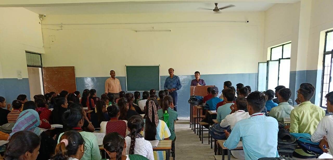 Mumbai, Education, LLB 3 Year In Mirzapur - Mahatma Law College