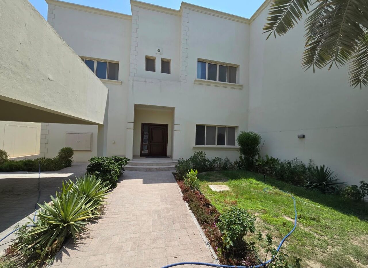Mahooz, Villas, BHD 1200,  Spacious 5-Bedroom Semi-Furnished Private Villa With Swimming Pool For Rent In Mahooz