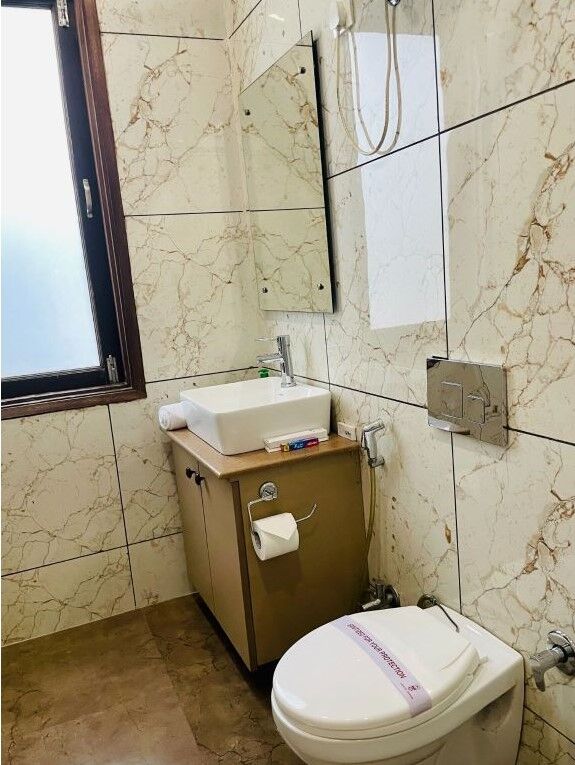Gurgaon, Apartments, Flats, Houses & Villas, INR 4000/day,  Furnished,  1 BR,  450 Sq. Feet,  One Bedroom Apartment DLF Cyber City