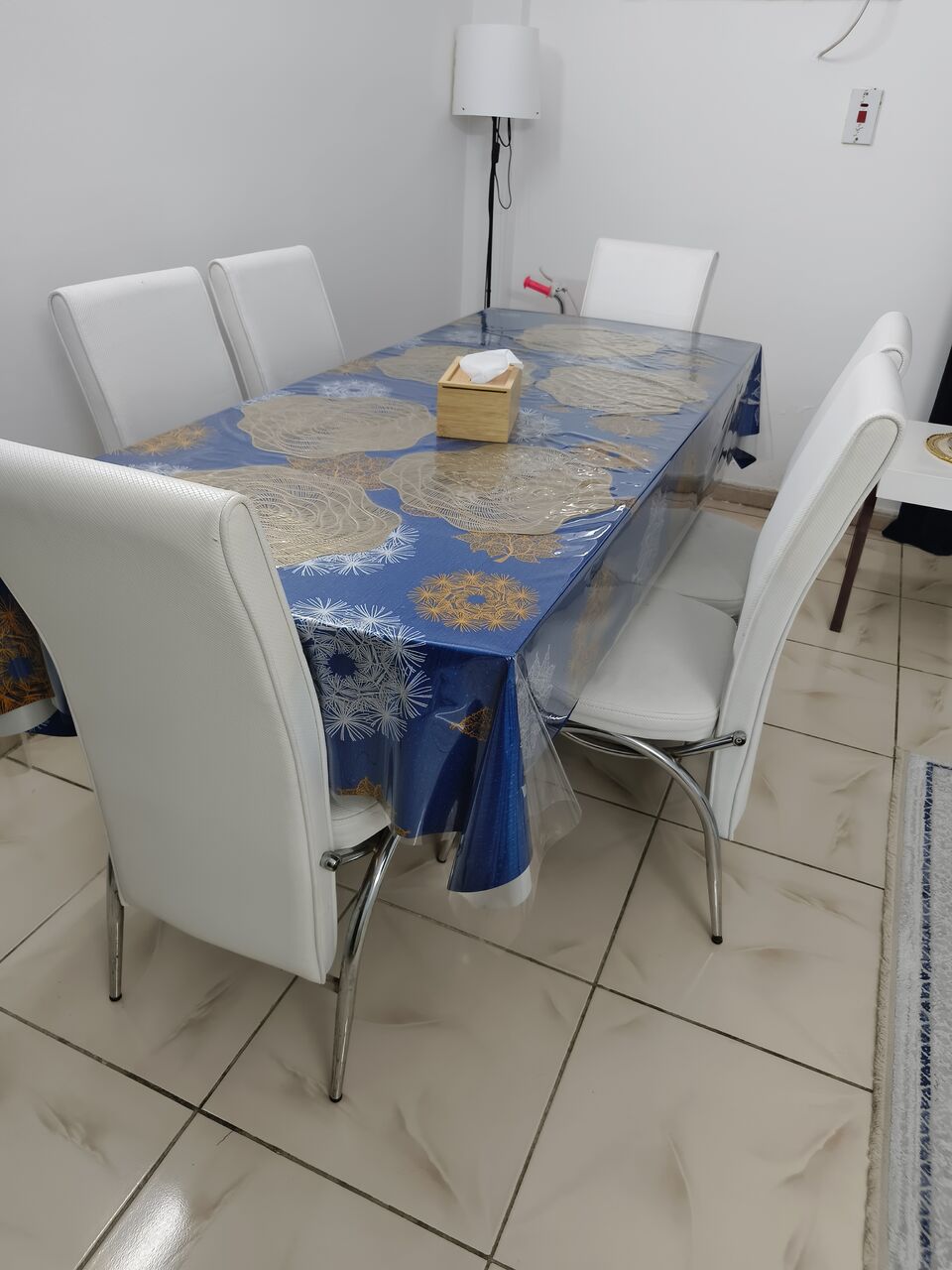Jeddah, Furniture, SAR 1000,  Glass And Aluminium Dinning Table With 6 Chairs