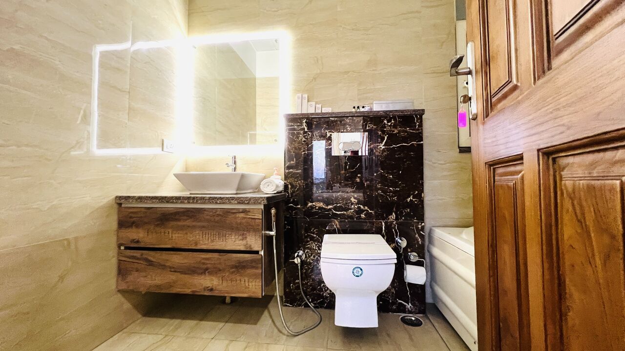 Gurugram, Apartments, Flats, Houses & Villas, INR 3500/day,  Furnished,  Studio,  350 Sq. Feet,  Luxury Studio Apartment  With Bathtub