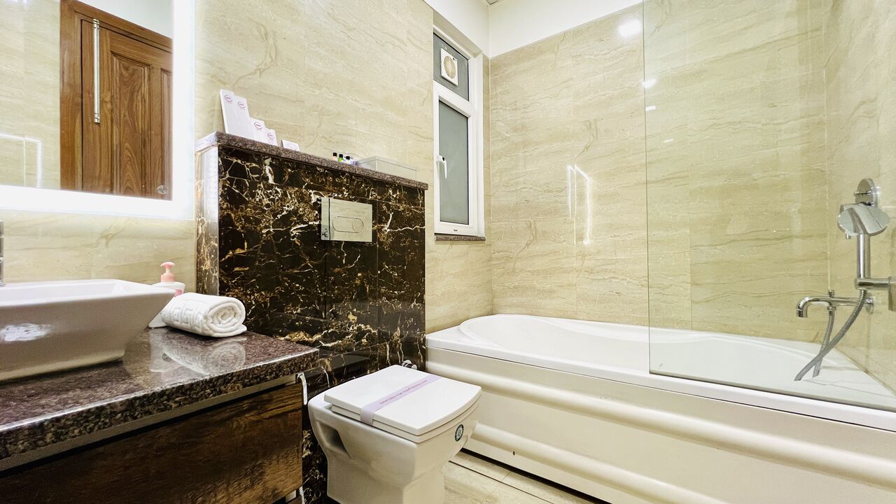 Gurugram, Apartments, Flats, Houses & Villas, INR 3500/day,  Furnished,  Studio,  350 Sq. Feet,  Luxury Studio Apartment  With Bathtub