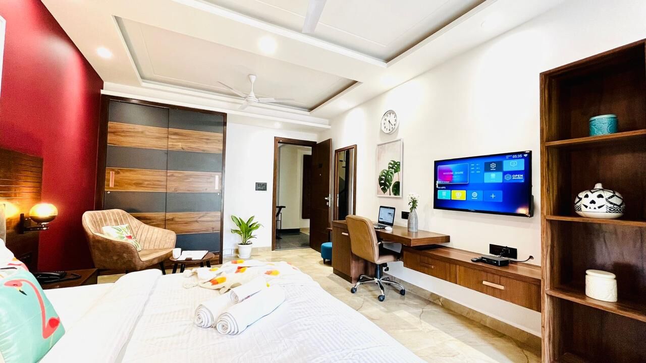 Gurgaon, Apartments, Flats, Houses & Villas, INR 4200/day,  Furnished,  345 Sq. Feet,  Luxury Studio Apartment Dlf Cyber City