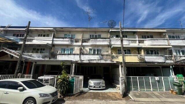 Bangkok, Real Estate For Sale, THB 2250000,  4 BR,  21 Sq. Feet,  Special Discount At Park Gallery Srinakarin Village, Lowest Price In This Zone.