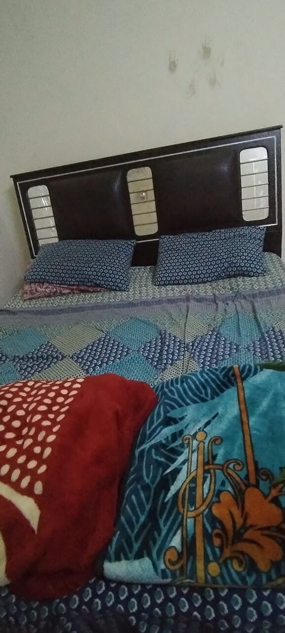 Riyadh, Furniture, SAR 250,  Double Bed With Mattress And Cabnet