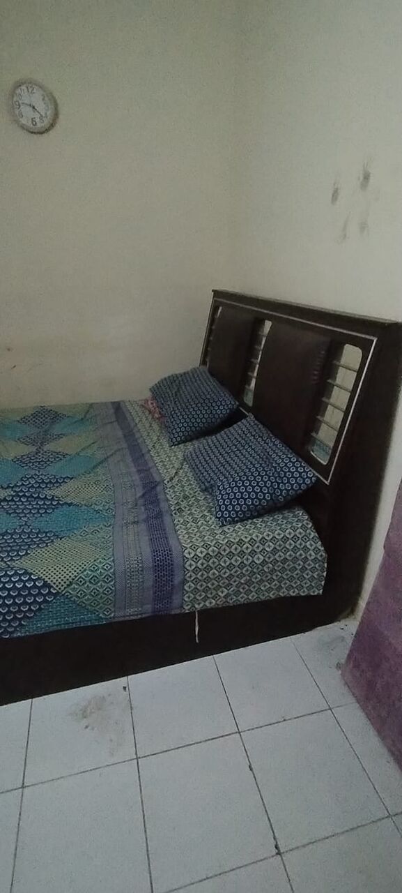 Riyadh, Furniture, SAR 250,  Double Bed With Mattress And Cabnet
