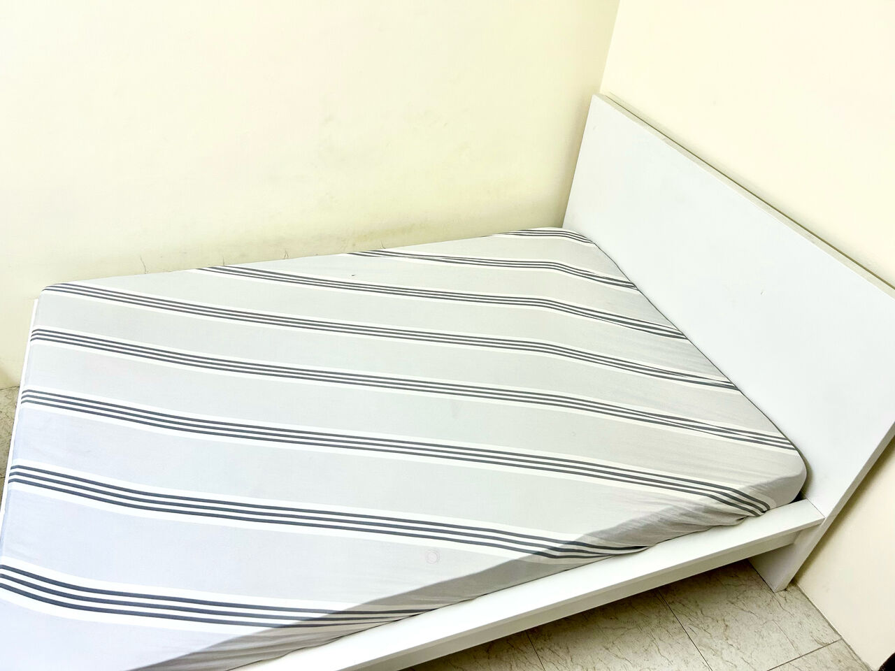 Manama, Furniture, BHD 70,  King/Queen Size Bed Set For Sale &ndash; Excellent Condition | BHD 70