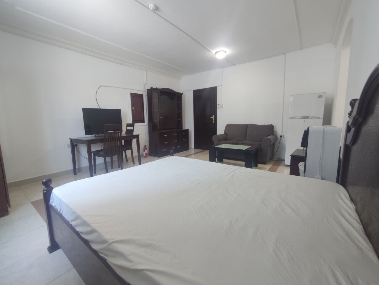 Juffair, Apartments, Flats, Houses & Villas, BHD 200/year,  1 BR,  Amazing Studio Flat At Juffair Just Update 200