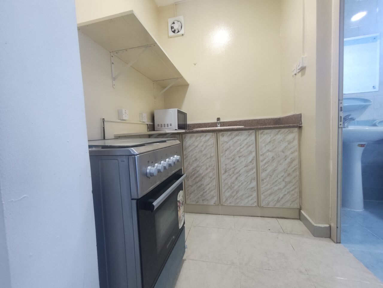Juffair, Apartments, Flats, Houses & Villas, BHD 200/year,  1 BR,  Amazing Studio Flat At Juffair Just Update 200