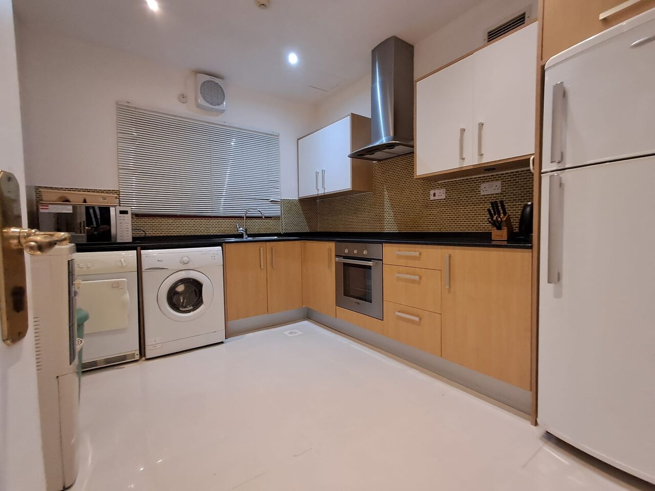 Juffair, Apartments, Flats, Houses & Villas, BHD 400/year,  2 BR,  Amazing Offer 2 Bhk At Juffair Just Update 400