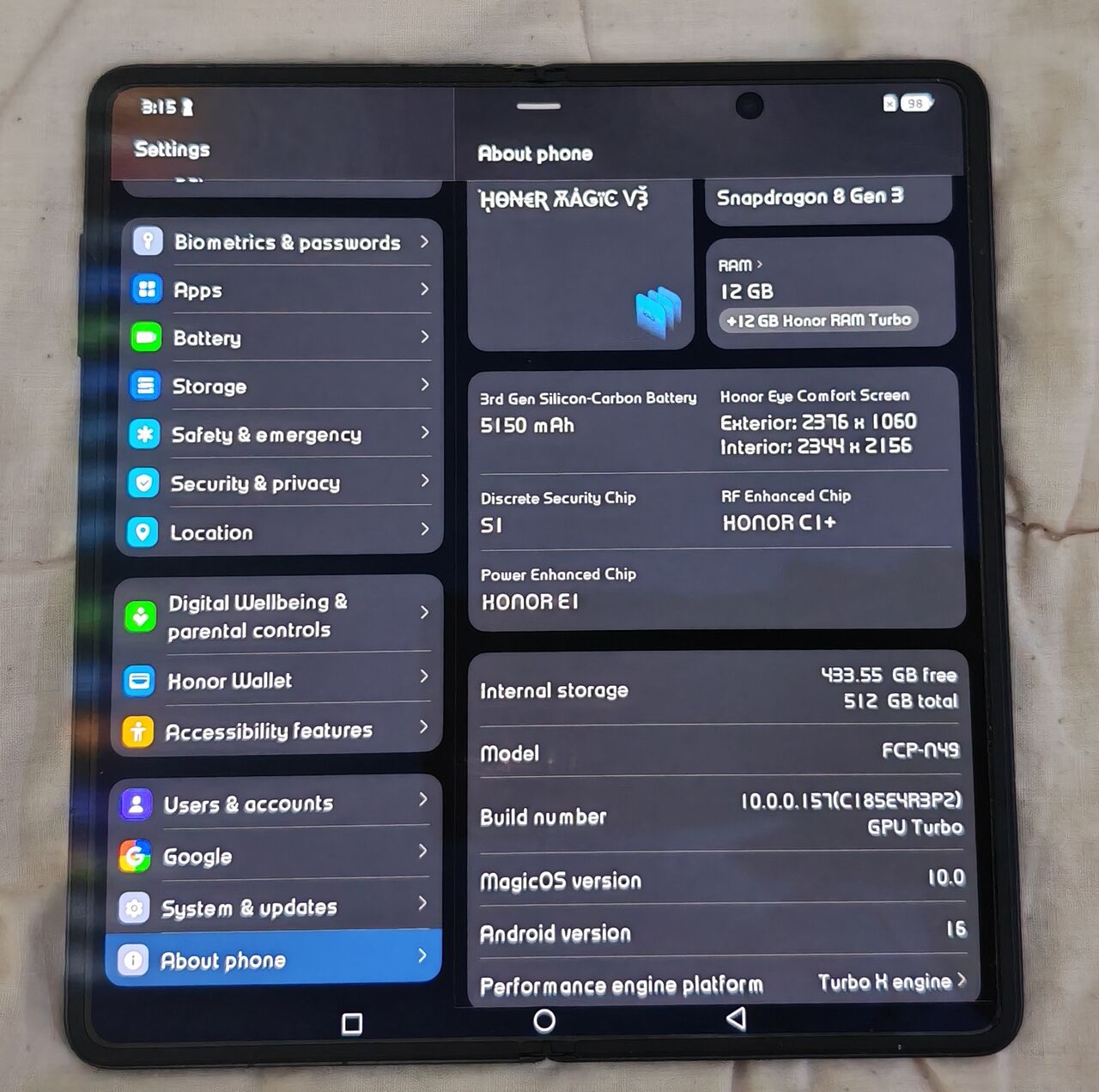 Riyadh, Mobile Phones, SAR 2900,  Honor Magic V3 - Black (512GB, 12 +12 GB RAM) In Premium Condition
