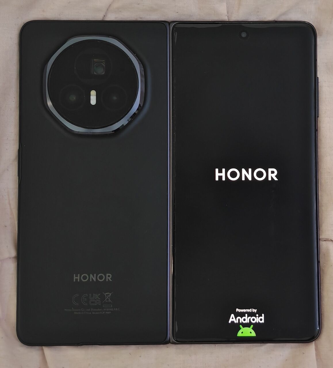 Riyadh, Mobile Phones, SAR 2900,  Honor Magic V3 - Black (512GB, 12 +12 GB RAM) In Premium Condition