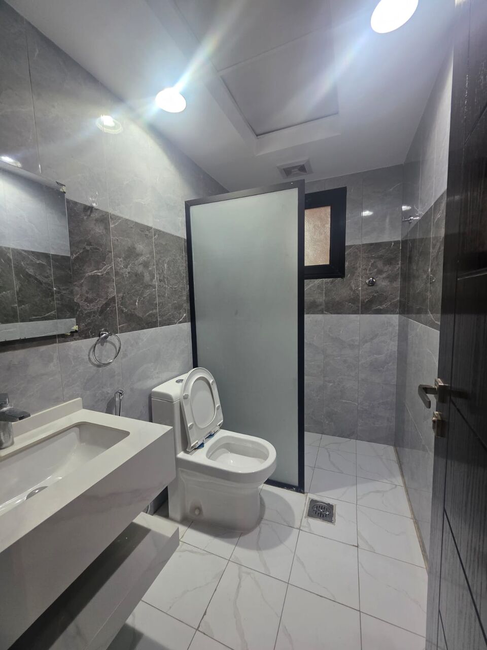 Khobar, Apartments, Flats, Houses & Villas, SAR 28600/year,  3 BR,  New Luxury 3 Bedrooms, A Hall, 2 Bathrooms,  Kitchen,with Air Conditioners And Elevator,pr