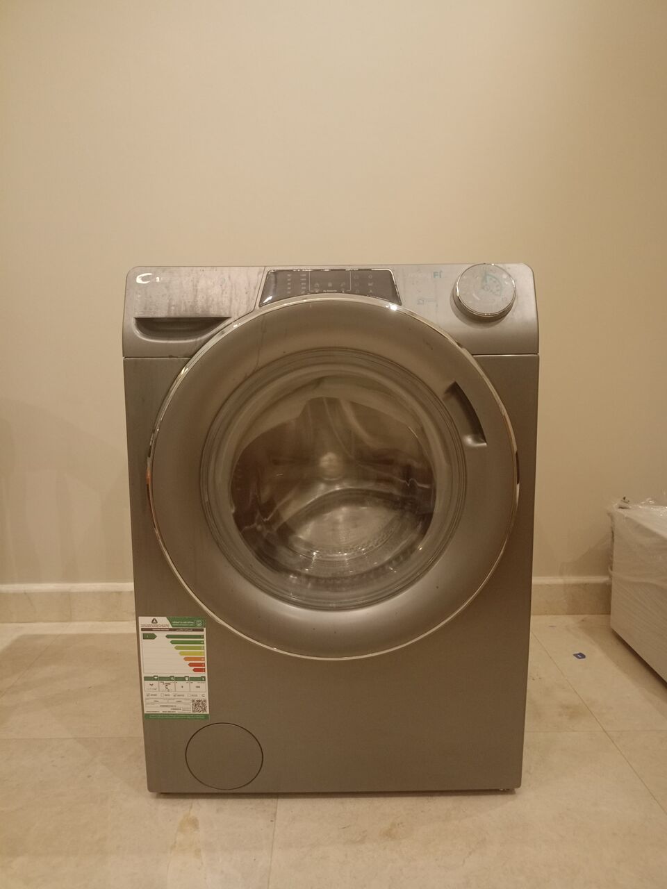 Riyadh, Appliances, SAR 690,  Washing Machine 9Kg - 1400 Spine/min Great Condition