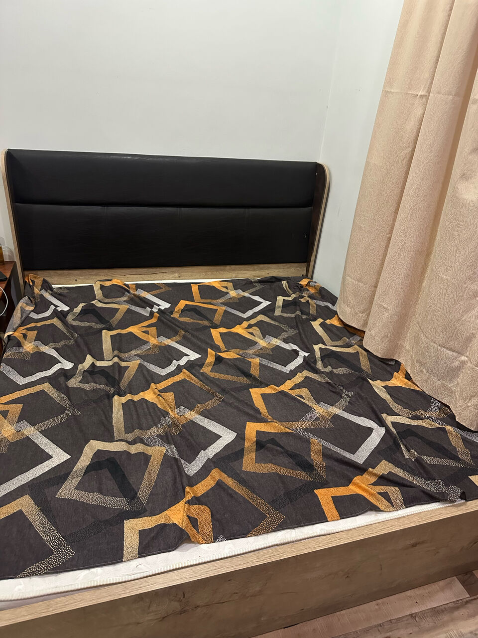 Al Seef, Household Items, BHD 80,  Bed , 6 Door Shelf With Mirror , Sofa Upto 6 People Can Sit , Dinning Table With 6 Chairs
