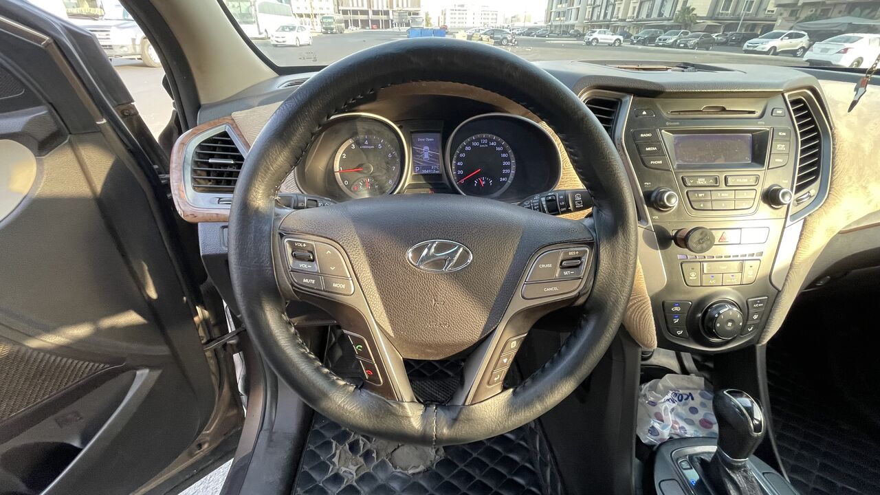 Riyadh, Vehicles, Cars & Trucks , SAR 28000,  Hyundai Santa Fe,  2013,  Automatic,  385000 KM,  For Sale:   &ndash; 7 Seater
