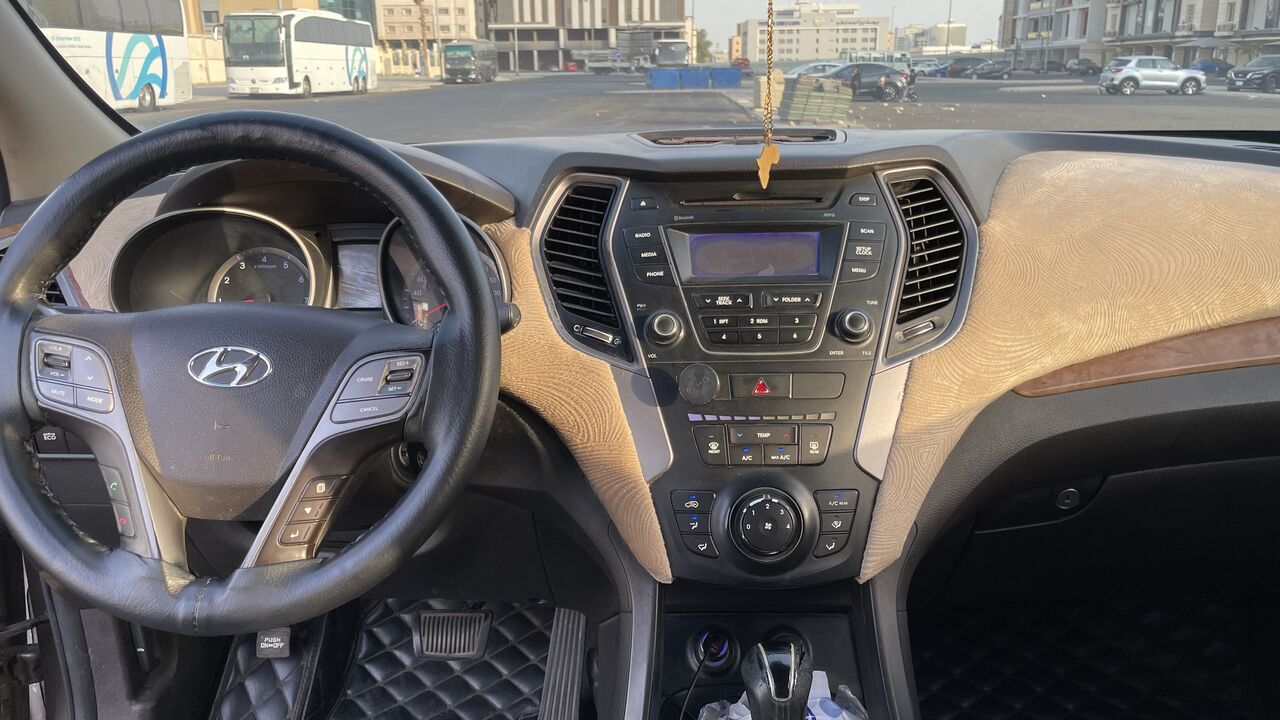 Riyadh, Vehicles, Cars & Trucks , SAR 28000,  Hyundai Santa Fe,  2013,  Automatic,  385000 KM,  For Sale:   &ndash; 7 Seater