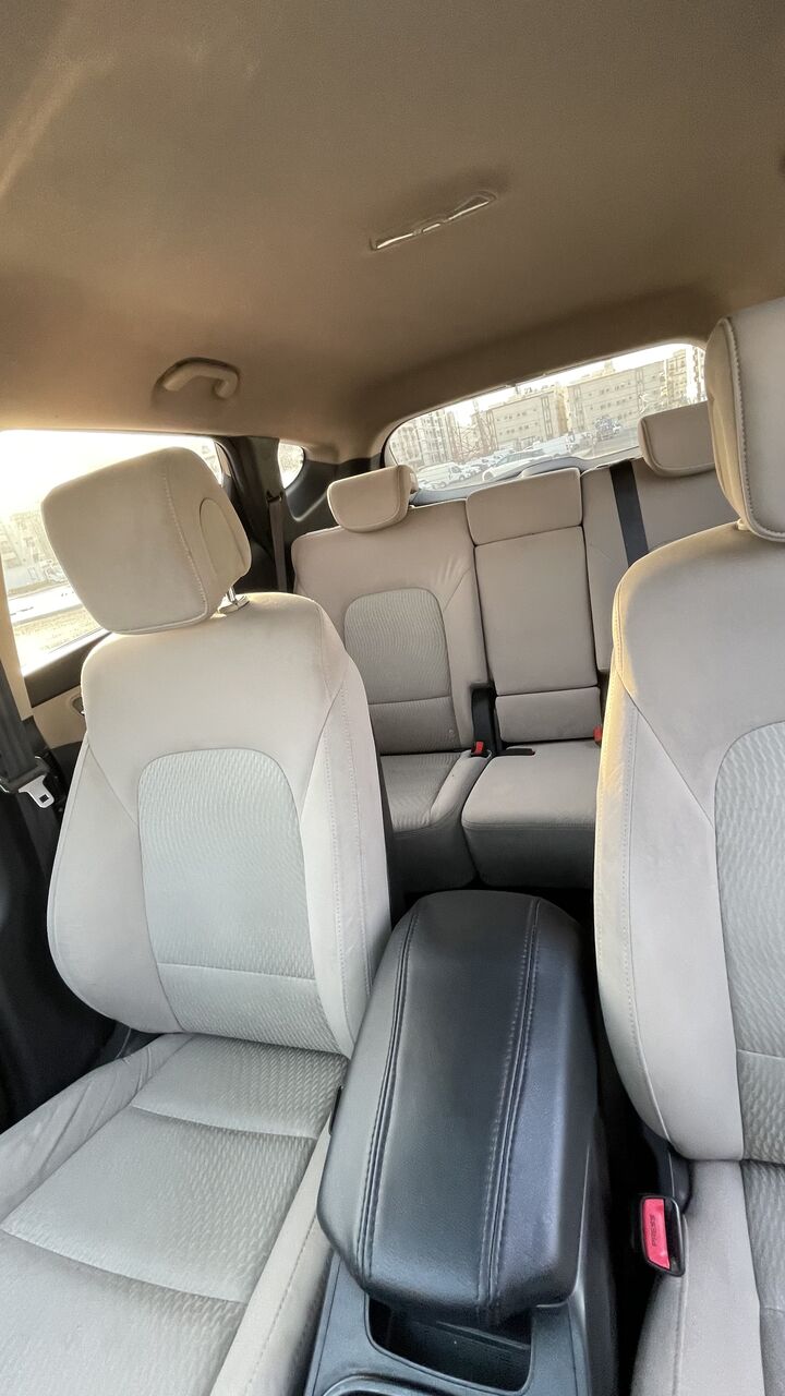 Riyadh, Vehicles, Cars & Trucks , SAR 28000,  Hyundai Santa Fe,  2013,  Automatic,  385000 KM,  For Sale:   &ndash; 7 Seater