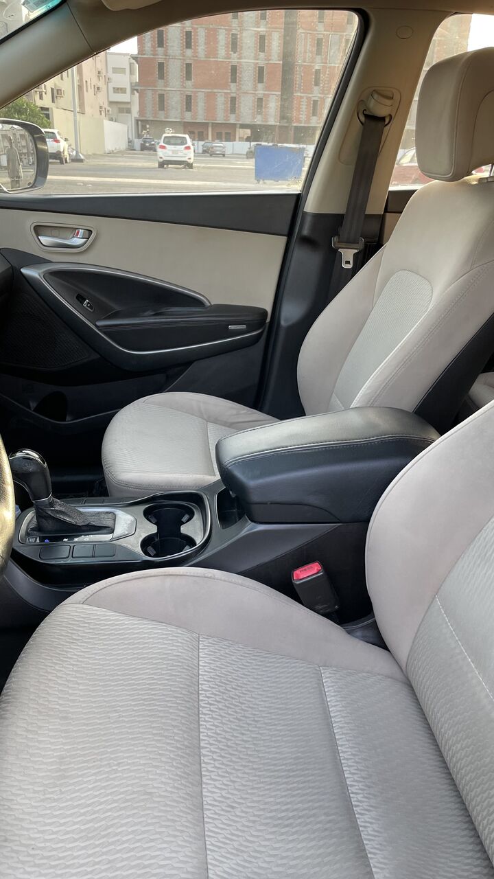 Riyadh, Vehicles, Cars & Trucks , SAR 28000,  Hyundai Santa Fe,  2013,  Automatic,  385000 KM,  For Sale:   &ndash; 7 Seater