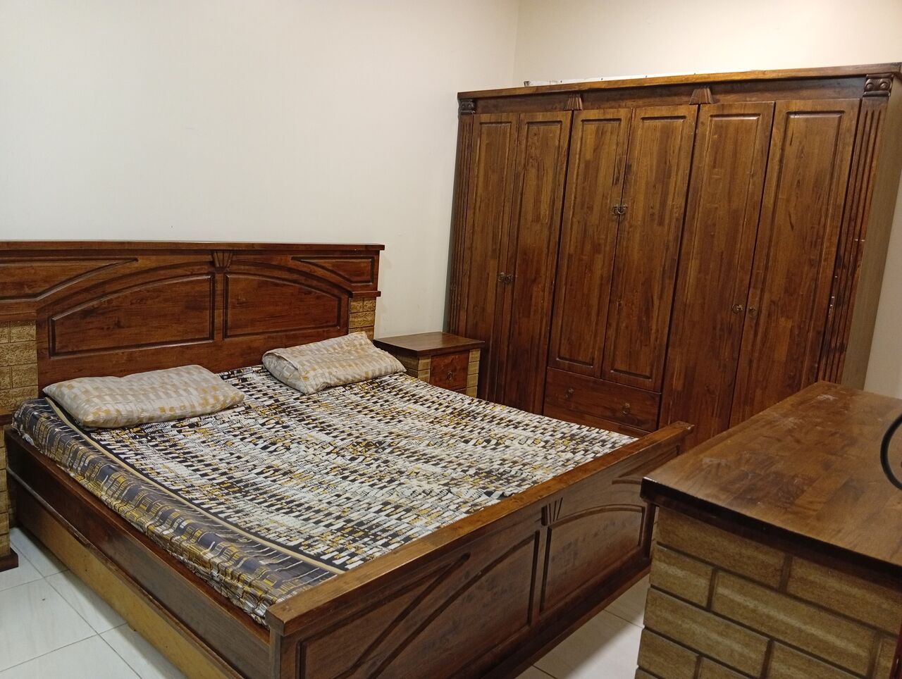 Riyadh, Apartments, Flats, Houses & Villas, SAR 1200/month,  1 BR,  Furnished Room For Rent.