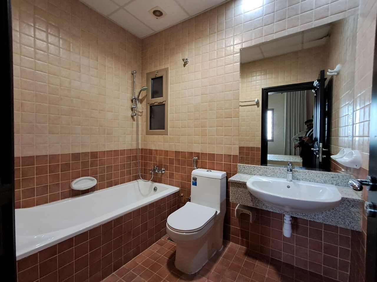 Manama, Apartments, Flats, Houses & Villas, BHD 420/year,  2 BR,  Amazing Offer 2 Bhk At Manama Just For 420 Bhd