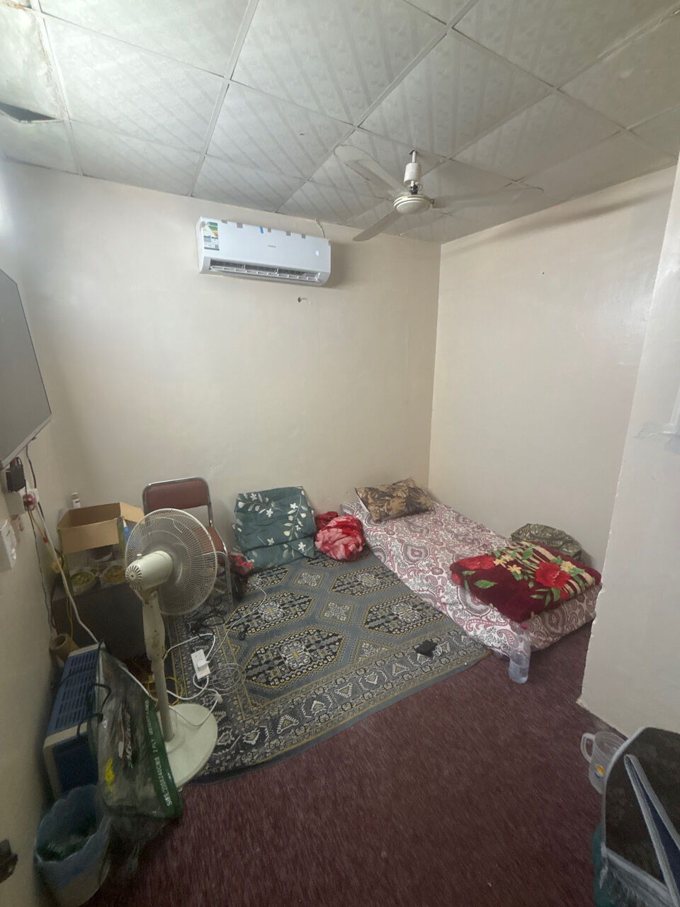 Hara, Apts/Flats Wanted, Furnished,  2 BR,  Available Falt For 6 Month Rent 3rd Floor