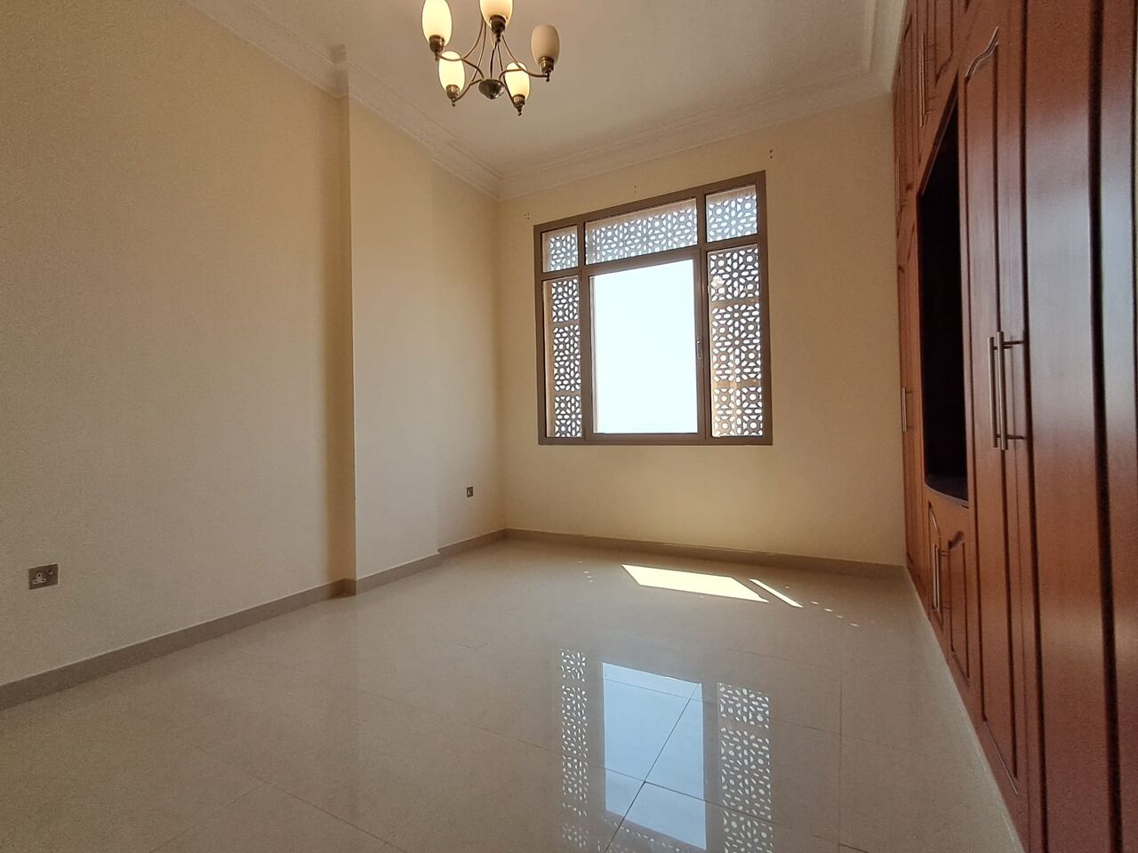 Manama, Apartments, Flats, Houses & Villas, BHD 350/year,  2 BR,  Amazing Offer Semi Frunished 2 Bhk Flat At Manama Just For 350 Bhd