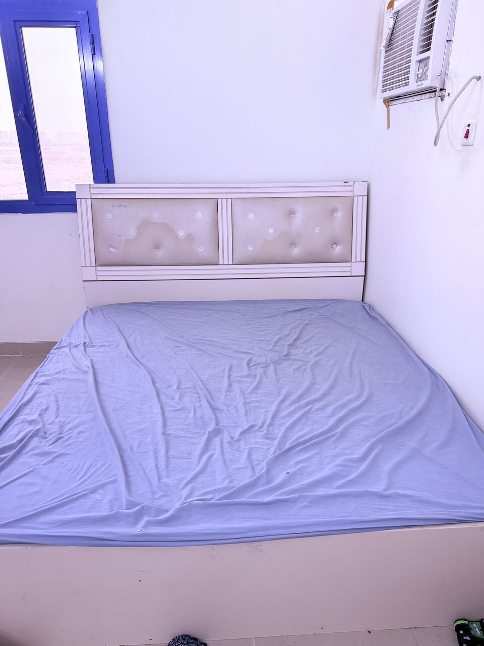 Jizan, Household Items, SAR 6800,  SMART TV LG 65" HDR , MIDEA WINDOW AC , SHARP WINDOW AC , FRIDGE ,  BED ROOM SET