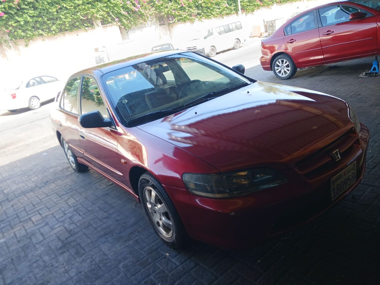 Diraz, Vehicles, Cars & Trucks , BHD 1000,  Honda Accord,  2000,  Automatic,  391000214 KM,