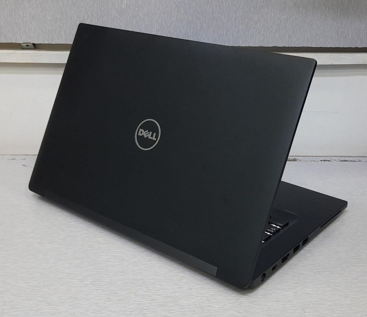 East Riffa, Computers, BHD 85,  DELL Core I7 7th Gen Business Laptop 14" Full HD Screen 8GB DDR4 RAM (Free Bag + Mouse)