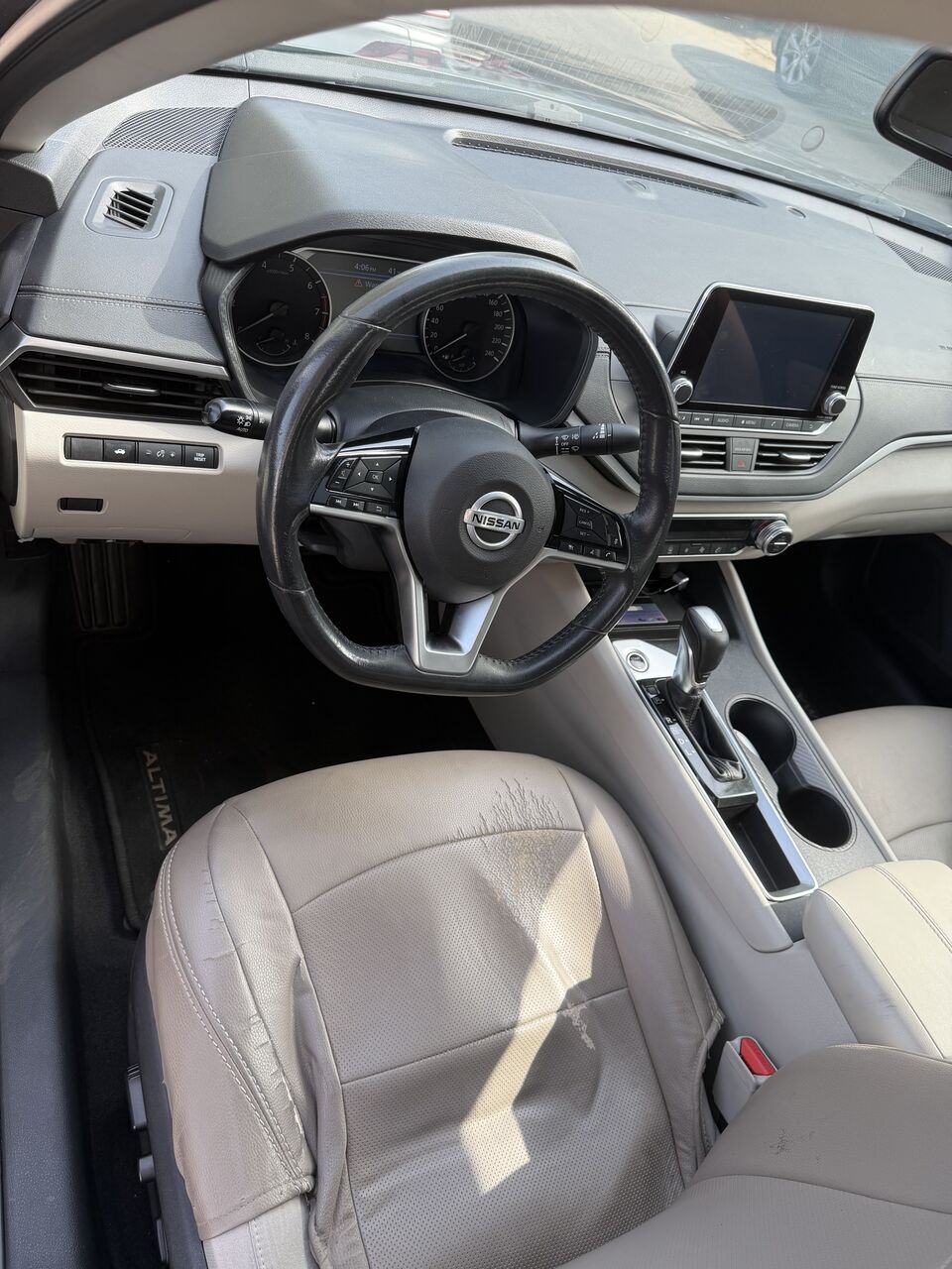 Jeddah, Vehicles, Cars & Trucks , SAR 75000,  Nissan Altima,  2022,  Automatic,  90000 KM,   - Good Condition