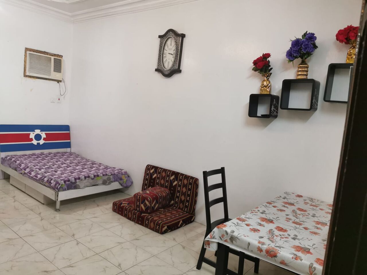 Al Malaz, Rooms for Rent, SAR 1300/month,  Furnished,  URGENT: Spacious Room For Executive Bachelor (SINGLE) In Malaz