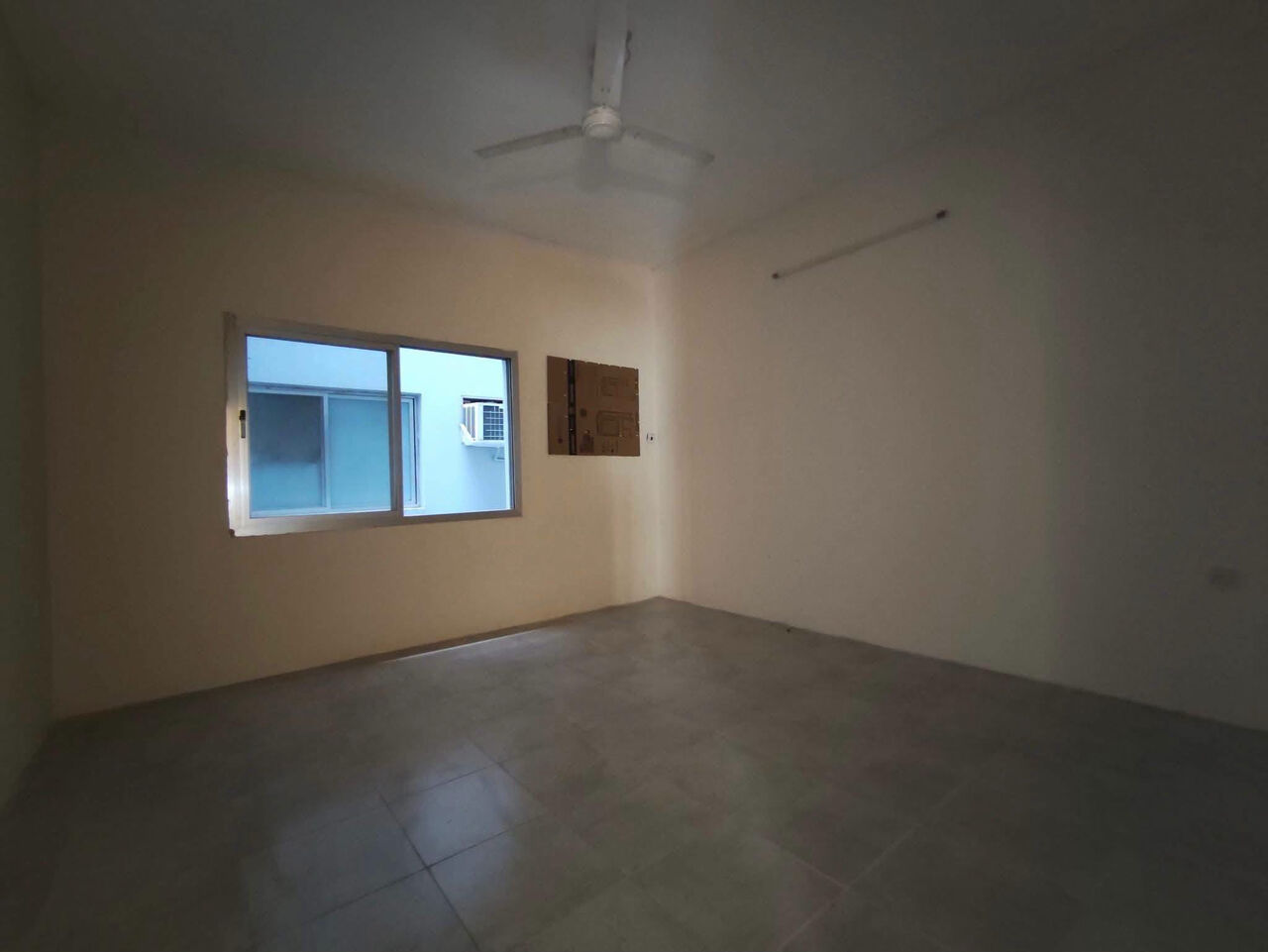 Manama, Apartments, Flats, Houses & Villas, BHD 260/month,  3 BR,  Um Al Hassam:- Spacious 3Bhk Unfurnished Flat On Rent.  Bd 260/- Without Ewa.