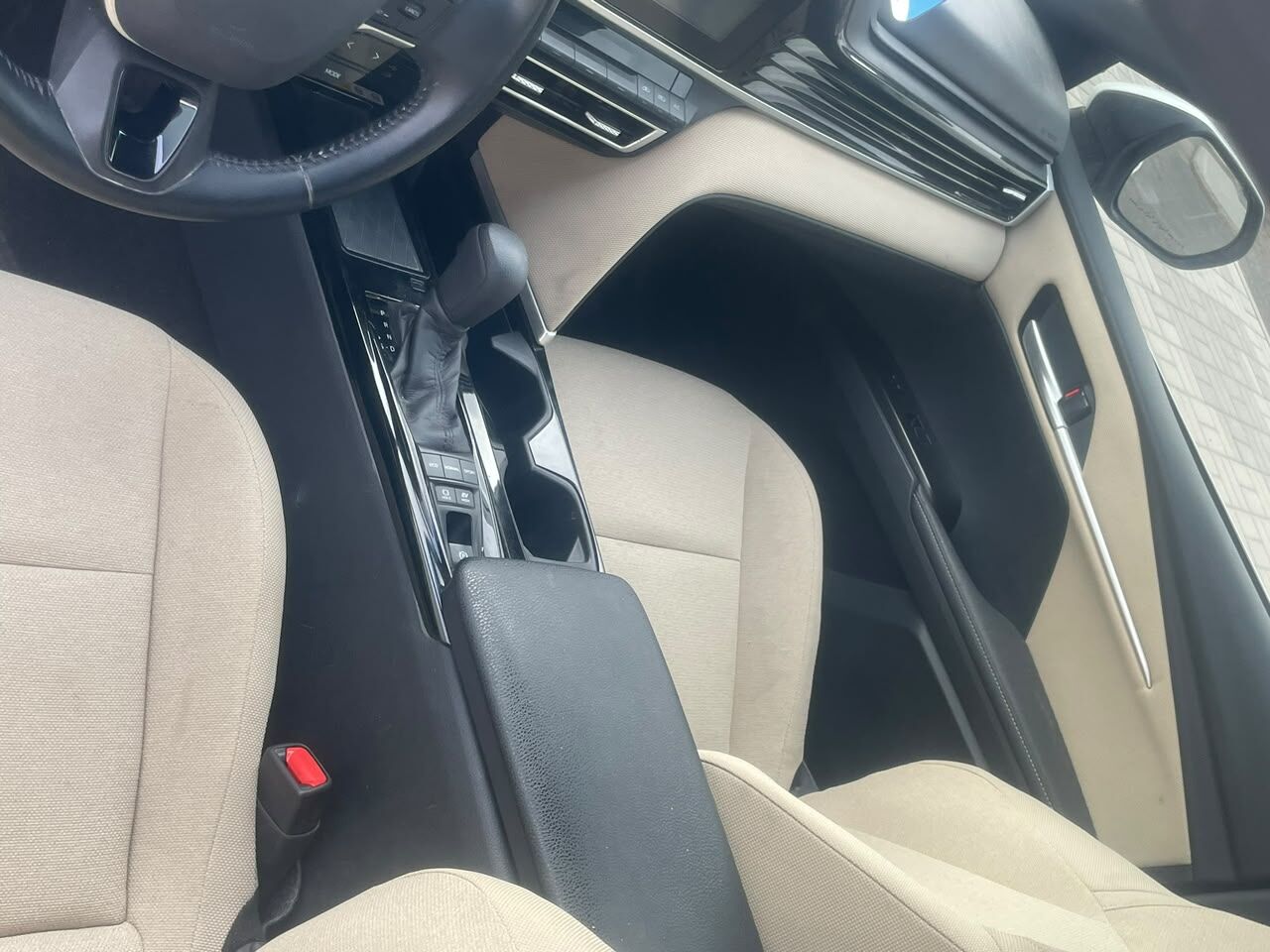 Riyadh, Vehicles, Cars & Trucks , SAR 75000,  Toyota Camry Hybrid,  2025,  Automatic,  25400 KM,   &mdash; 25,500 Km &mdash; Direct Owner Sale (No Dealers