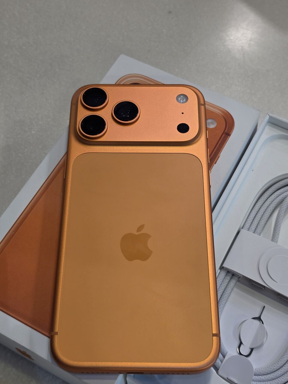 Dammam, Mobile Phones, SAR 5200,  IPhone 17 Pro Max 512 GB