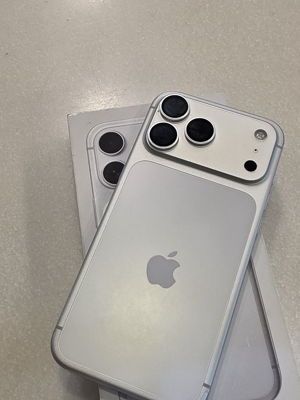 Dammam, Mobile Phones, SAR 4800,  IPhone 17 Pro Max
